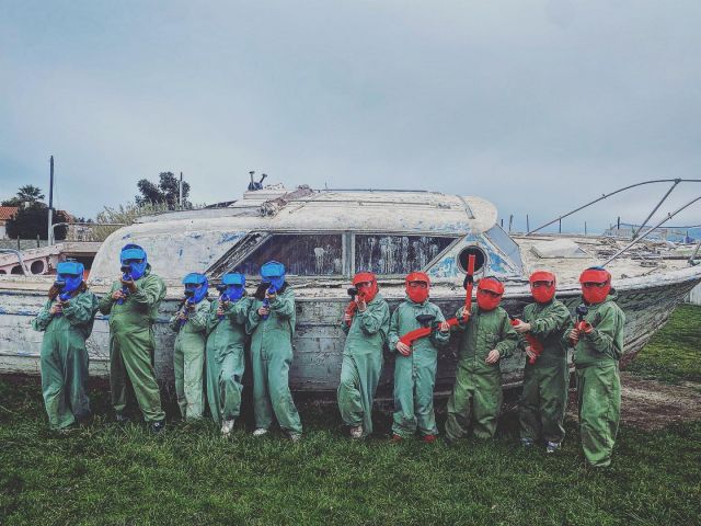 Anniversaire enfant paintball Perpignan – Groupe d’enfants prêts à jouer à Paintball Factory Torreilles